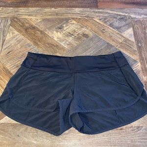 Lululemon 2.5” Shorts